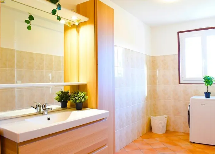 Charmante Maison De *